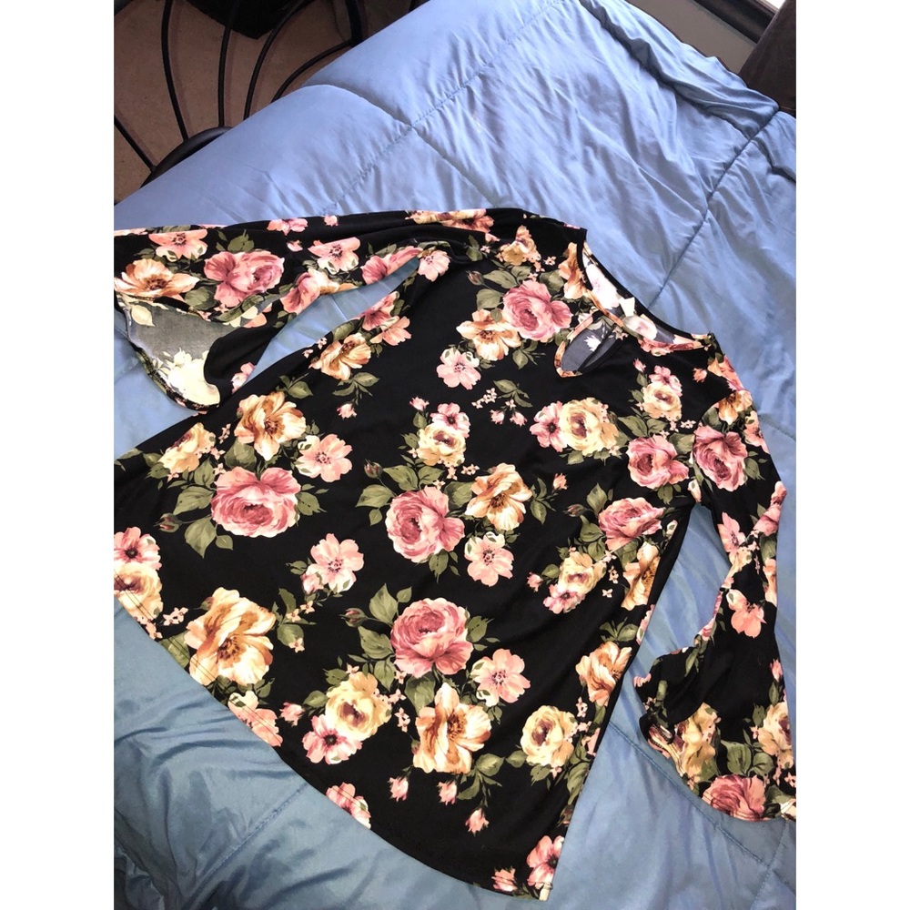Floral top